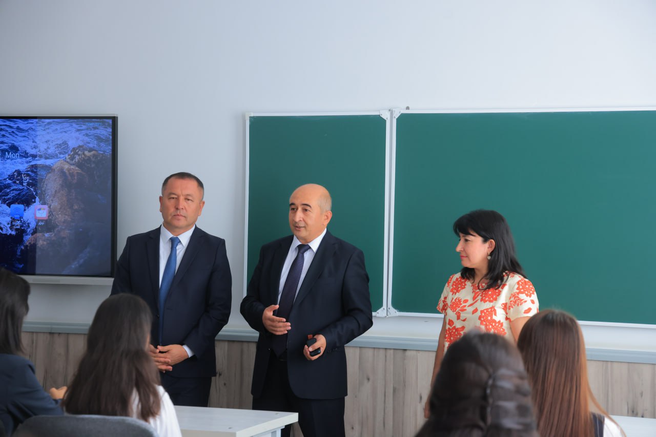 Institut rahbar xodimlari servis fakulteti birinchi bosqich talabalari bilan uchrashuv oʻtkazdi