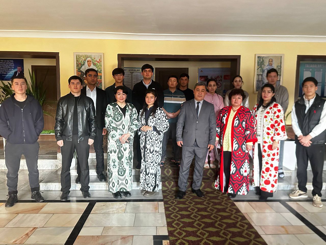 Talabalar turar joyida “Buyuk sarkarda va shoir” mavzusida davra suhbati o‘tkazildi