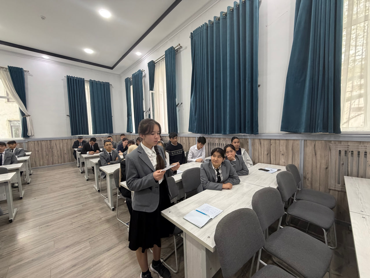 Samarqand iqtisodiyot va servis institutida “Yoshlar kuni” munosabati bilan “Ochiq eshiklar kuni” tashkil etildi.